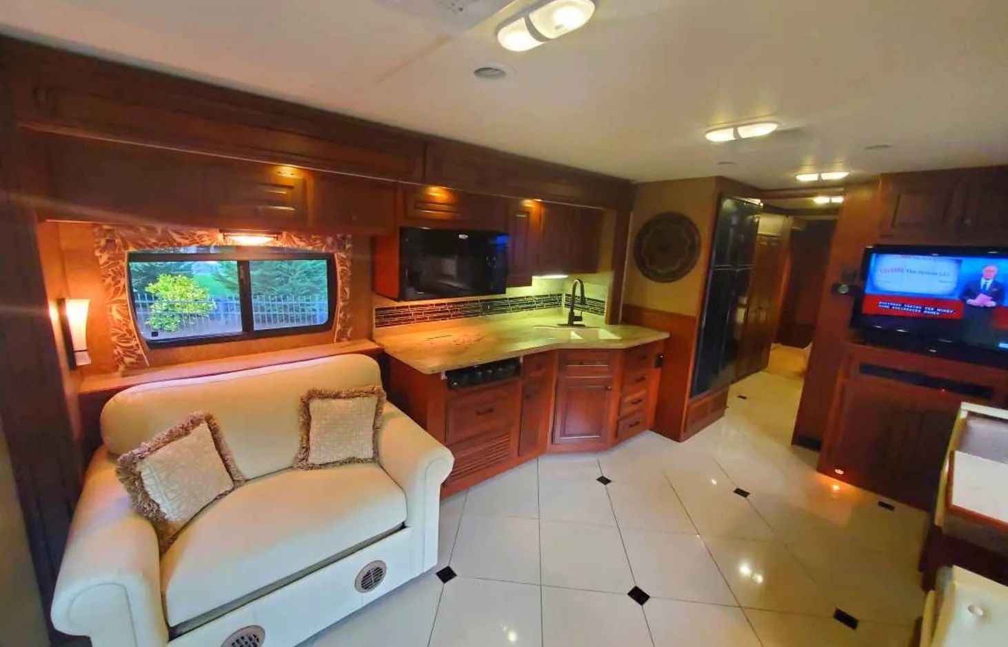 Photo 1 - 2015 Forest River Class A Motorhome rental photo 9