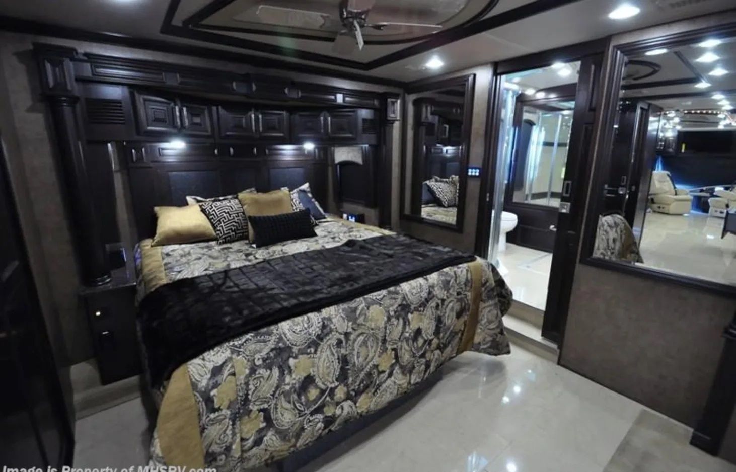 Photo 1 - 2020 American Coach Class C Motorhome rental photo 9