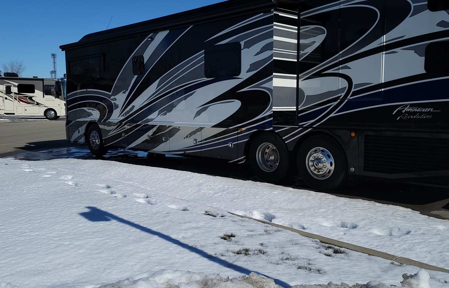 Photo 3 - 2020 American Coach Class C Motorhome rental photo 14