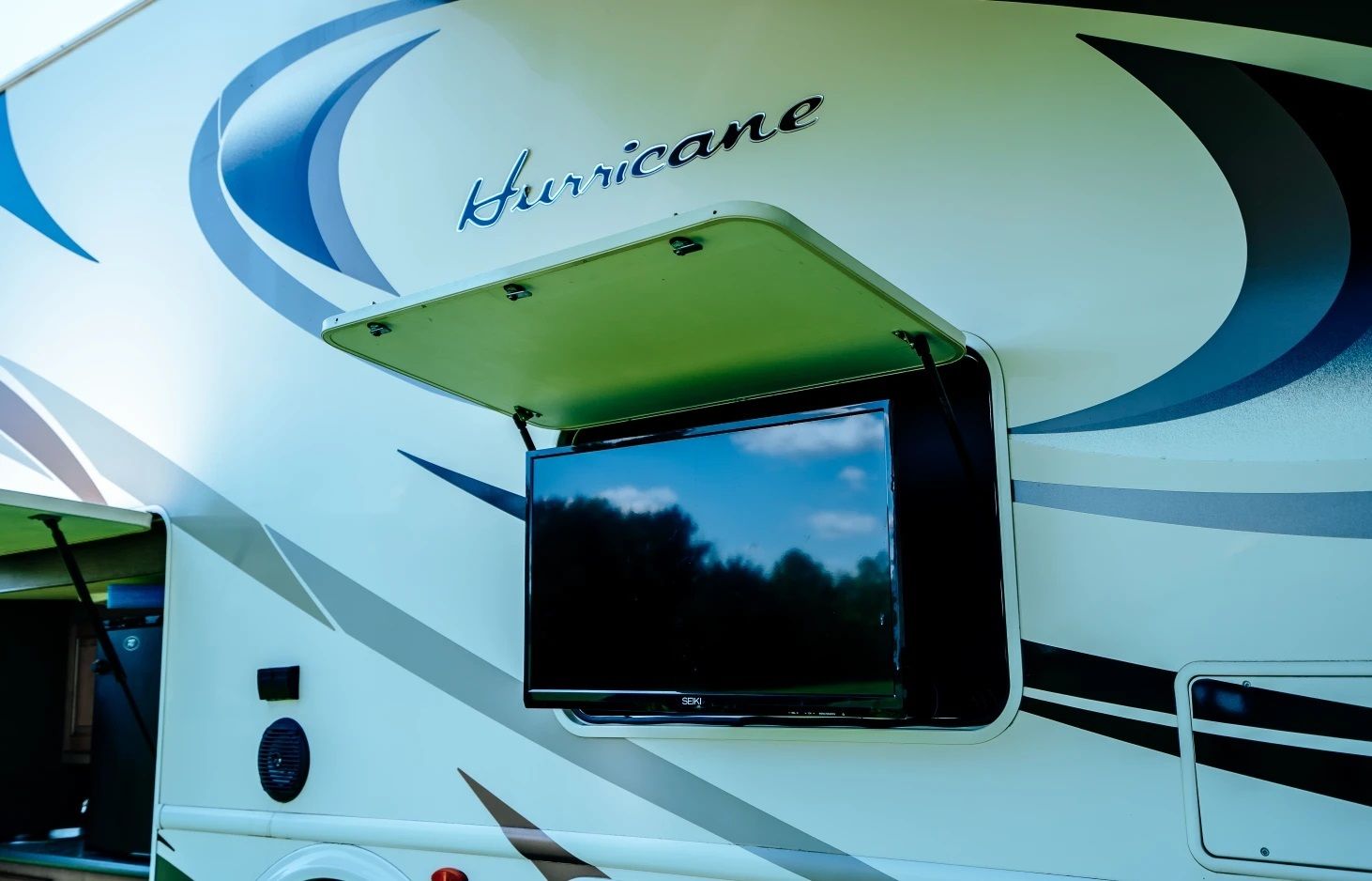 Photo 9 - 2018 Thor Motor Coach Class C Motorhome rental photo 15