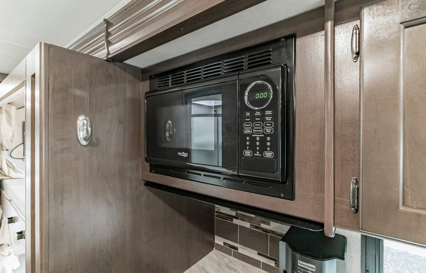 Photo 3 - 2020 Thor Motor Coach Class C Motorhome rental photo 16