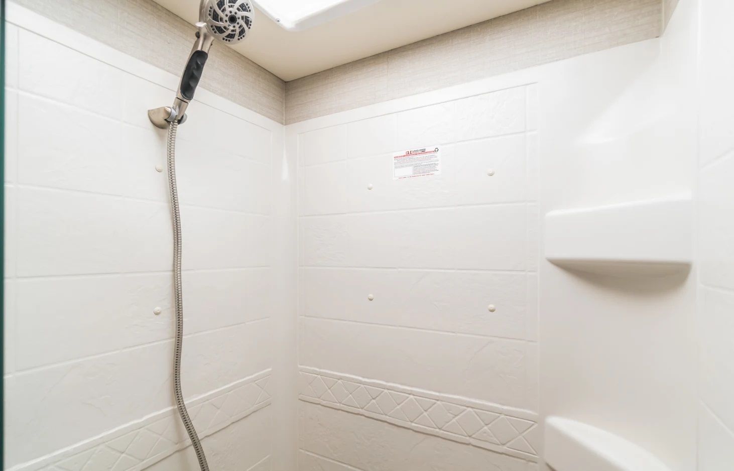 Photo 1 - 2019 Jayco Class C Motorhome rental photo 6