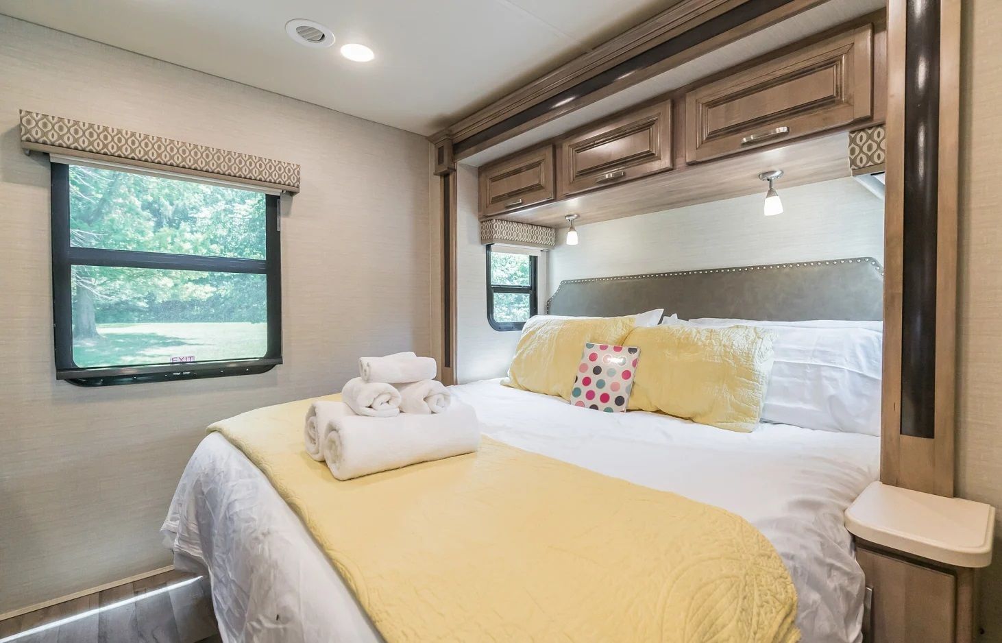 Photo 1 - 2019 Jayco Class C Motorhome rental photo 7