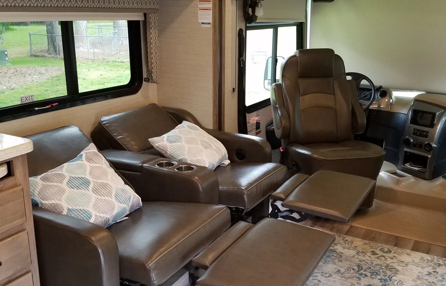Photo 2 - 2019 Jayco Class C Motorhome rental photo 11