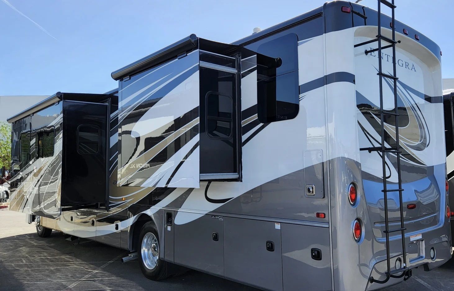 Photo 8 - 2022 Entegra Coach Class C Motorhome rental photo 11