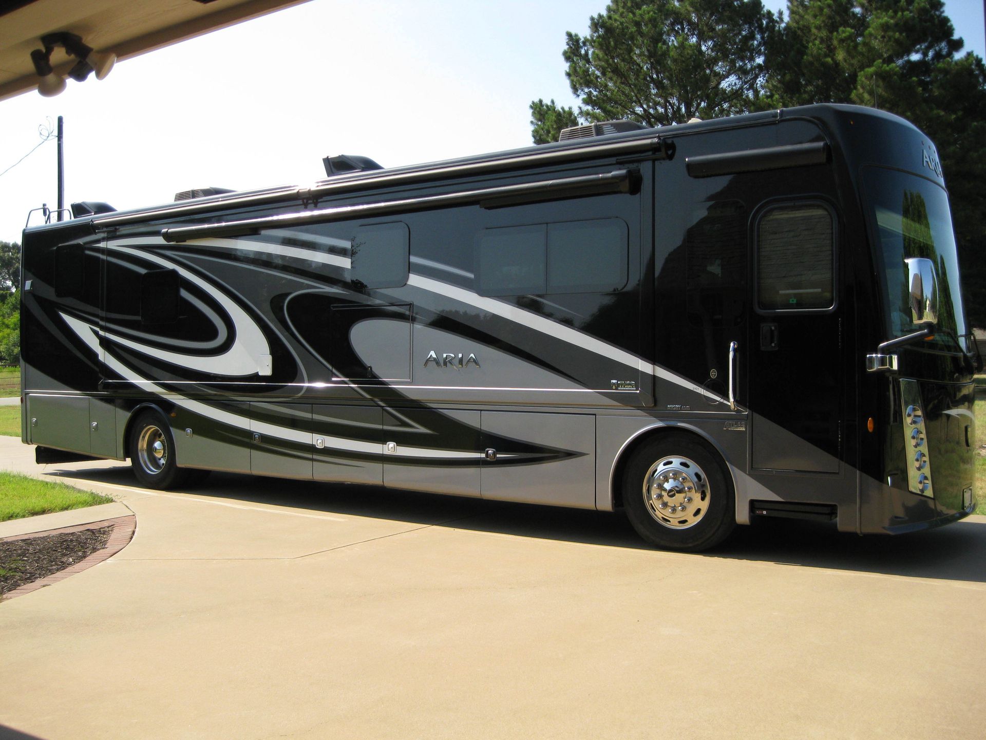 Photo 3 - 2020 Thor Class A Motorhome rental photo 6