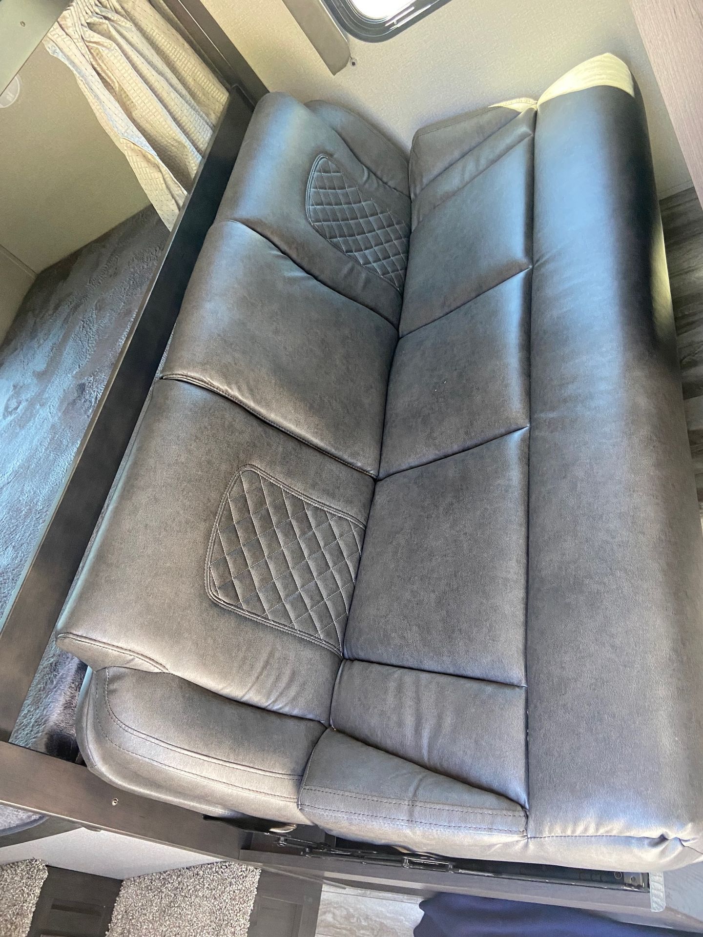 Photo 14 - 2022 Grand Design Travel Trailer rental photo 16