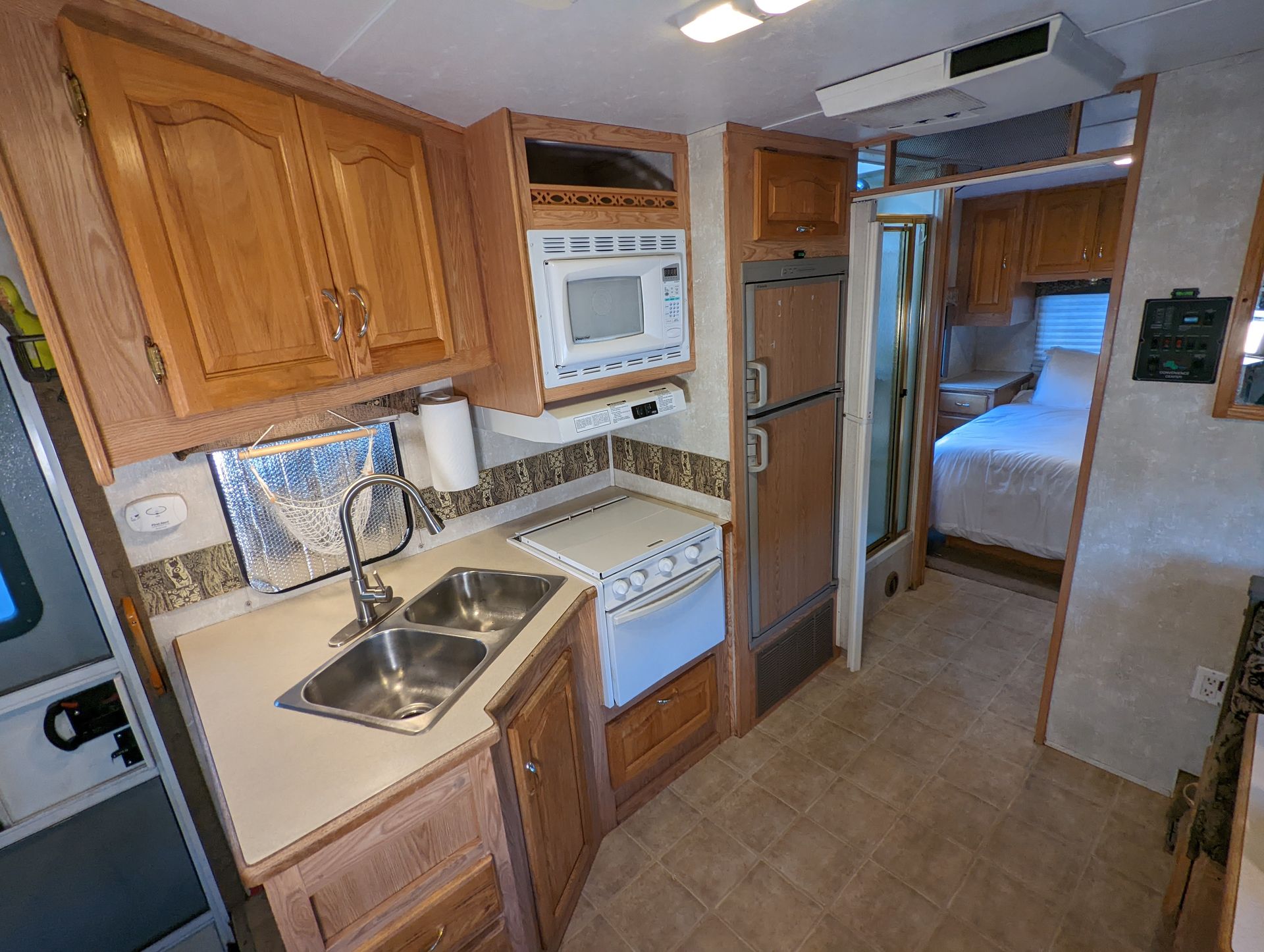 Photo 1 - 2005 Forest River Class C Motorhome rental photo 14
