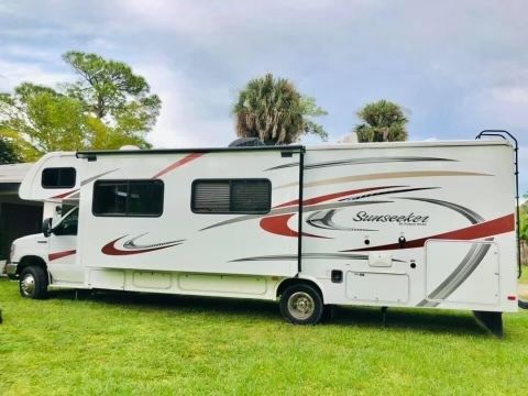 2016 Forest River Sunseeker 3010DS Class C Motorhome for rent in Loxahatchee Groves, FL