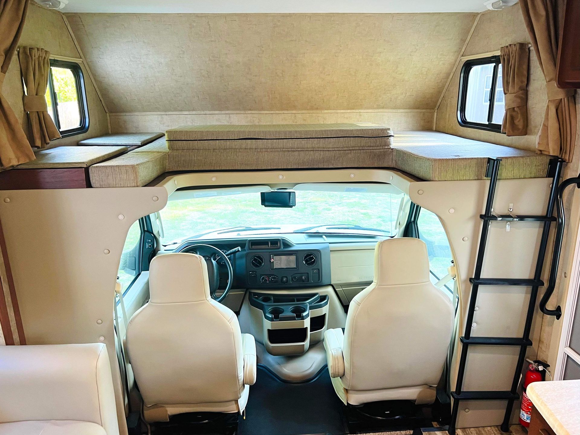 Photo 4 - 2016 Forest River Class C Motorhome rental photo 6