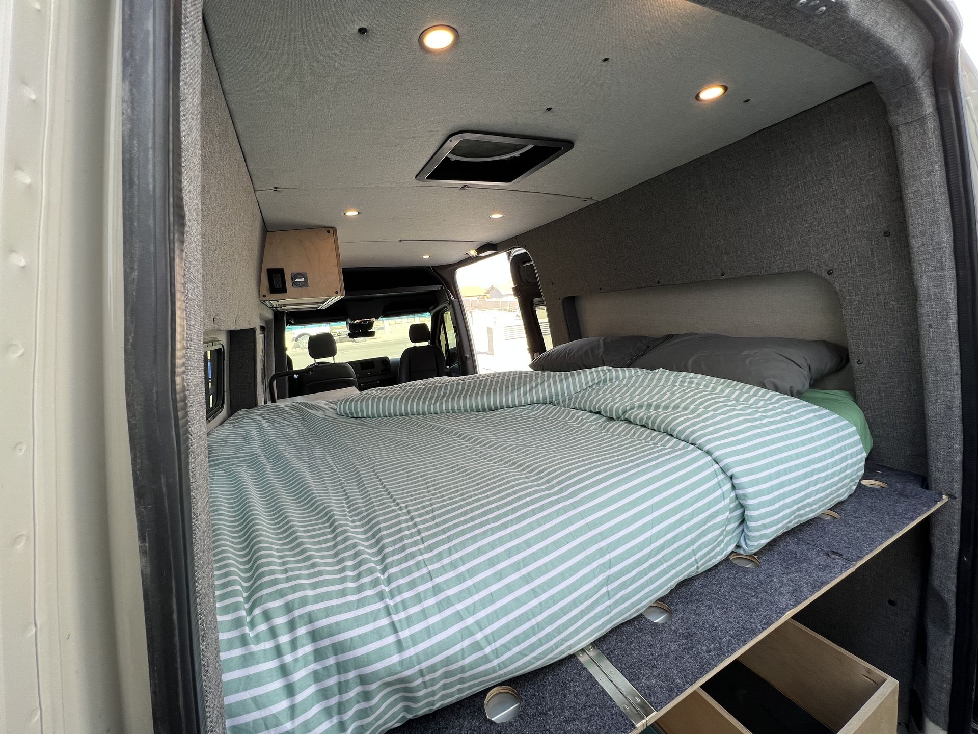 Photo 20 - 2021 Mercedes-Benz Other rental photo 22