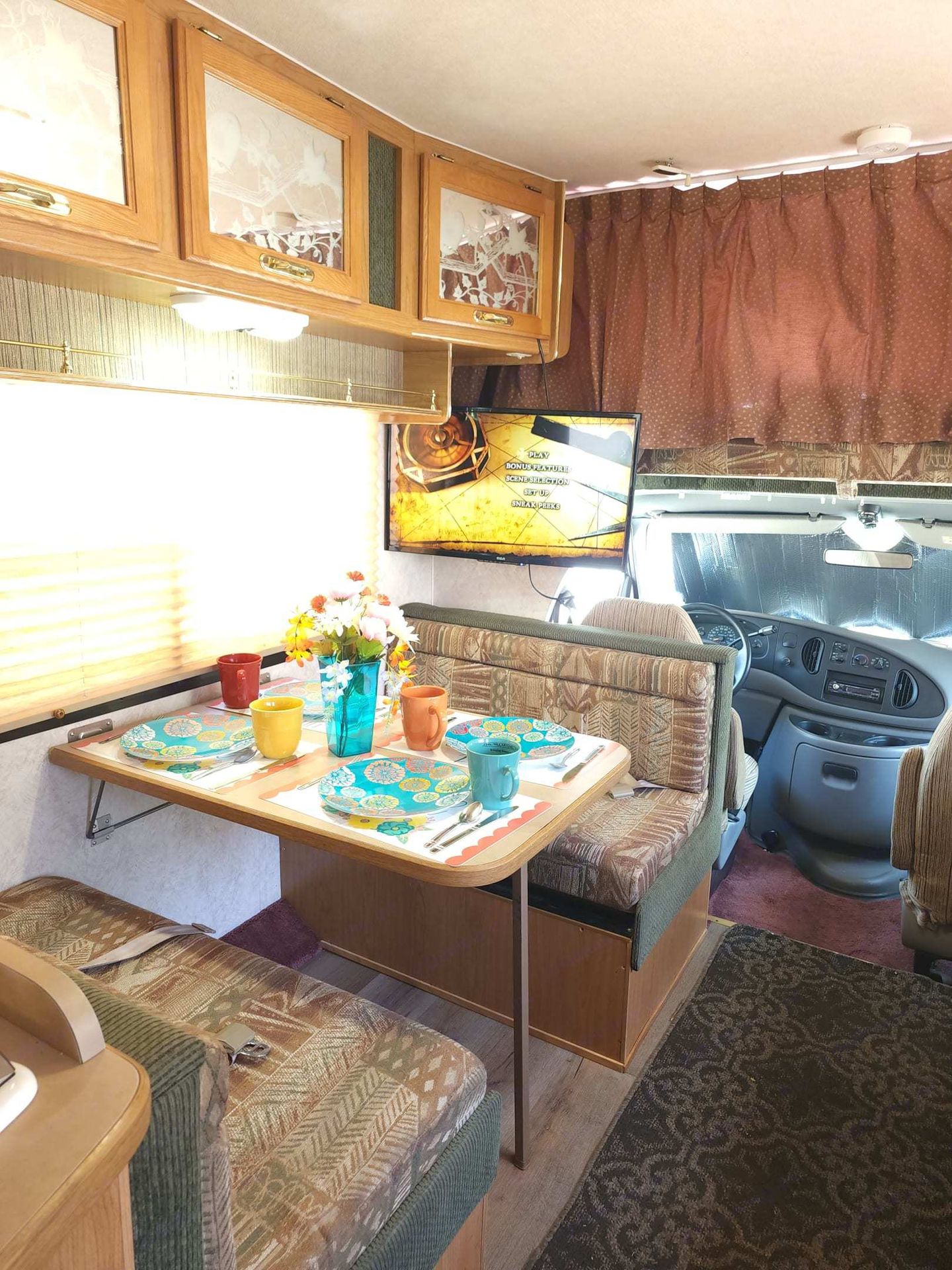 Photo 1 - 1998 Ford Class C Motorhome rental photo 5