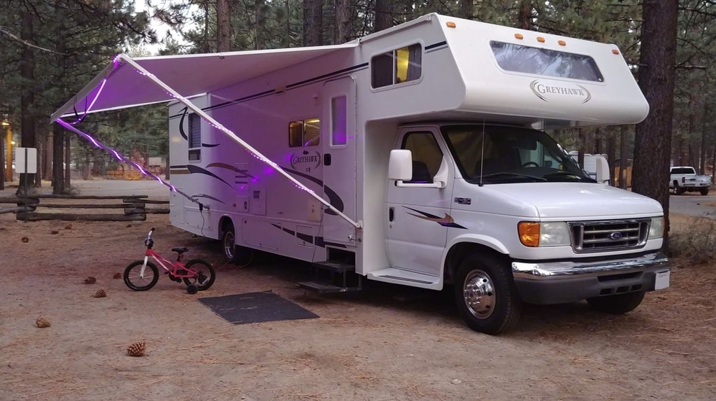Photo 1 - 2005 Jayco Class C Motorhome rental photo 3