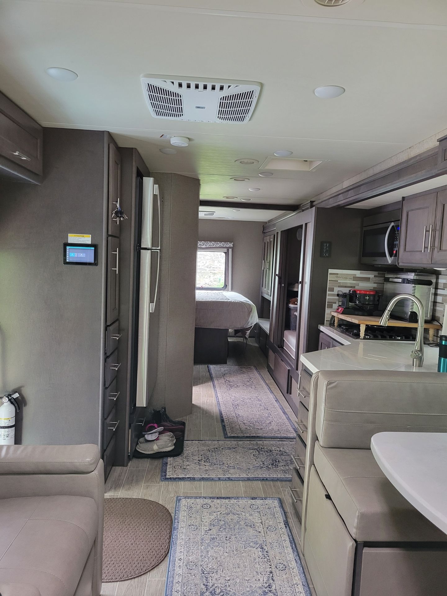 Photo 5 - 2022 Thor Class C Motorhome rental photo 7