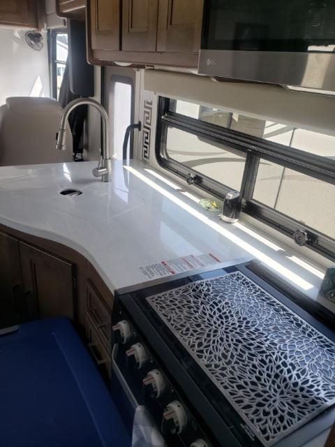 Photo 17 - 2021 Coach House Class A Motorhome rental photo 19