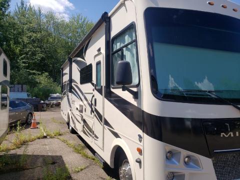 Photo 18 - 2021 Coach House Class A Motorhome rental photo 20