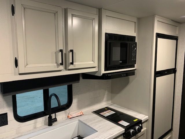 Photo 4 - 2023 Highland Ridge Travel Trailer rental photo 6