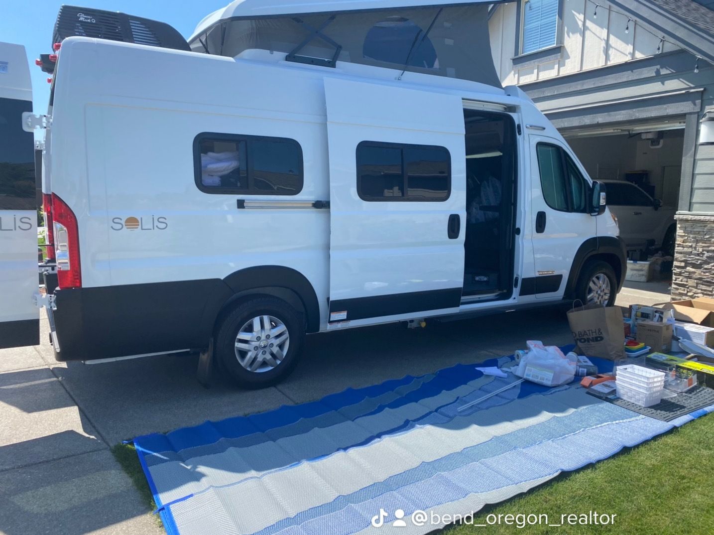 Photo 11 - 2023 Winnebago Class B Motorhome rental photo 13