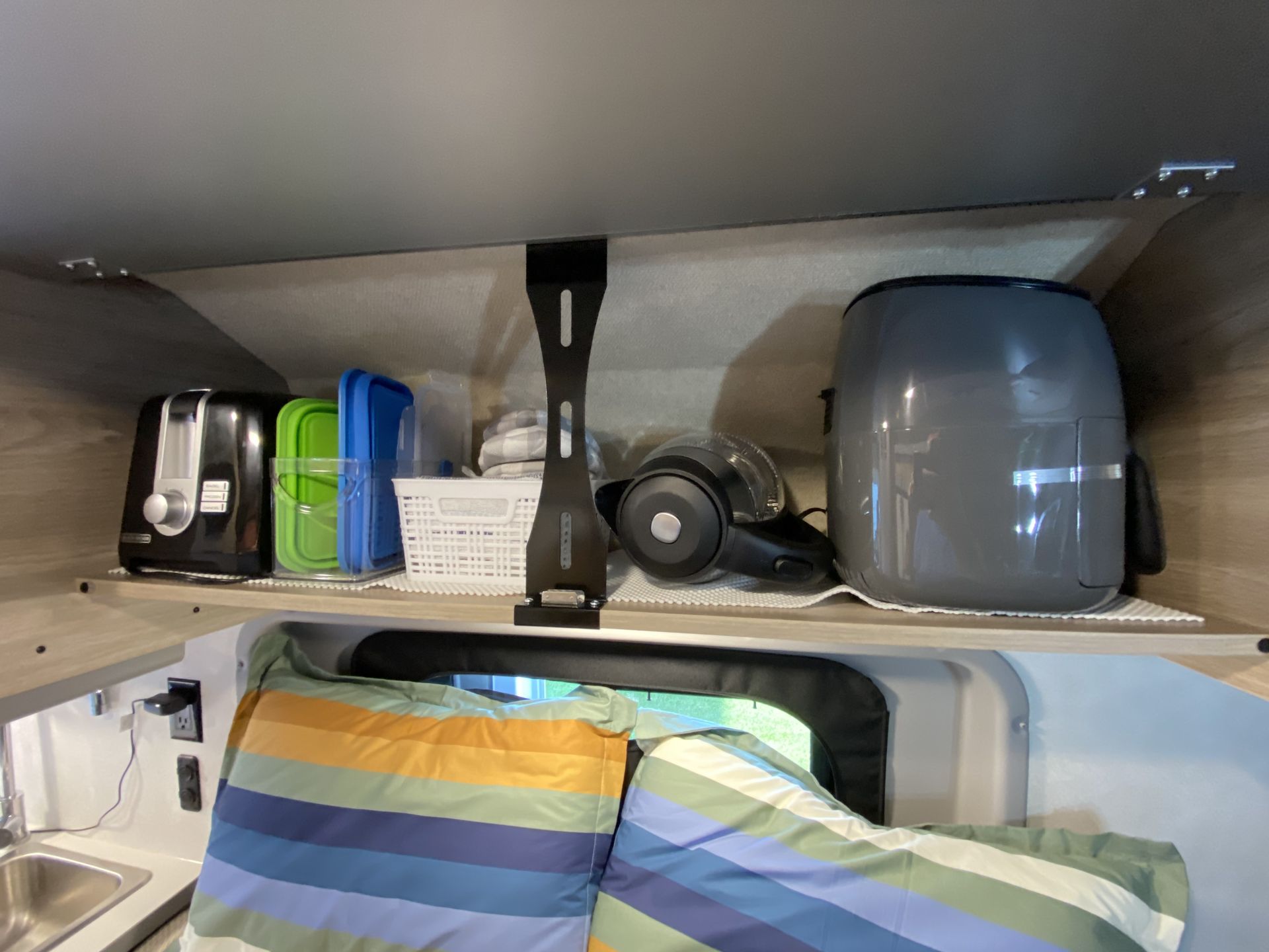 Photo 34 - 2023 Winnebago Class B Motorhome rental photo 36