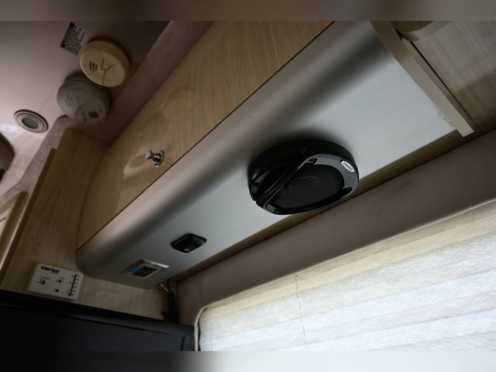 Photo 2 - 2021 Mercedes-Benz Class B Motorhome rental photo 5
