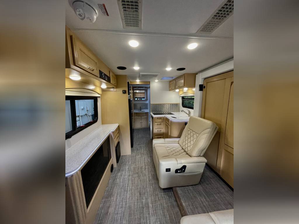 Photo 12 - 2018 Mercedes-Benz Class B Motorhome rental photo 14