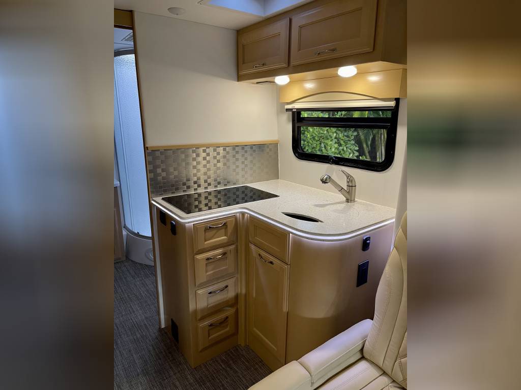 Photo 13 - 2018 Mercedes-Benz Class B Motorhome rental photo 15