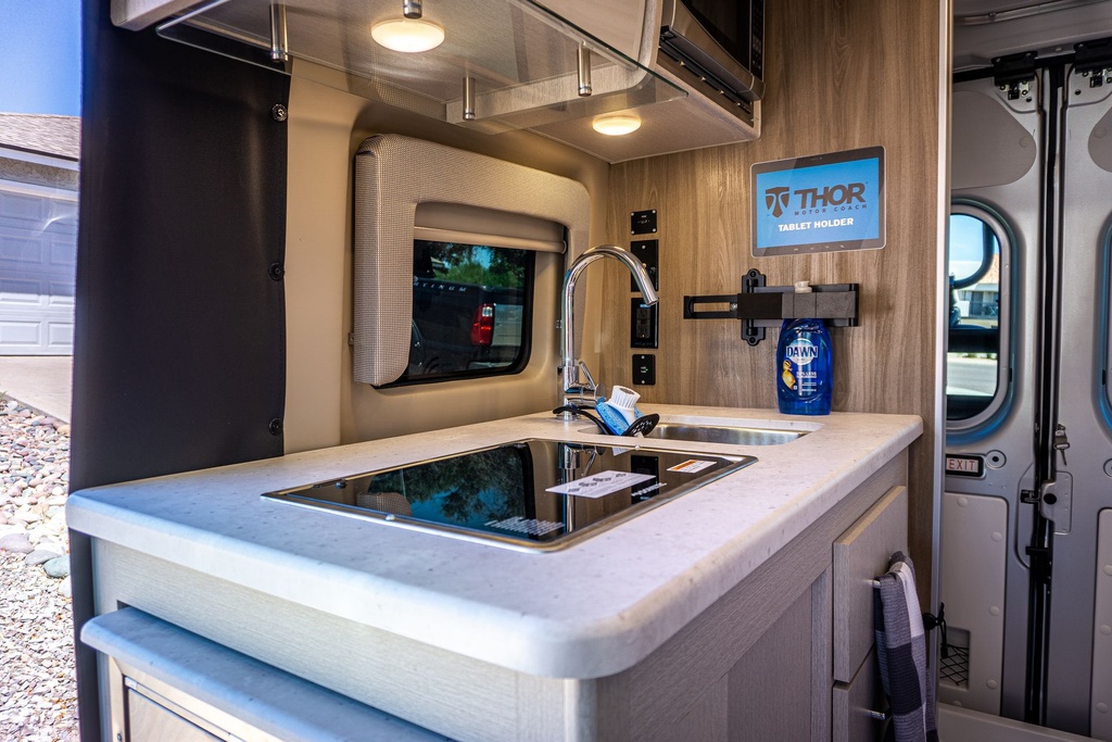 Photo 10 - 2022 Thor Motor Coach Class B Motorhome rental photo 12