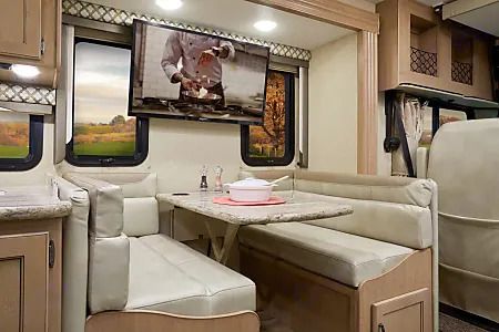 Photo 2 - 2019 Thor Motor Coach Class A Motorhome rental photo 4