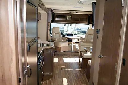 Photo 3 - 2019 Thor Motor Coach Class A Motorhome rental photo 5