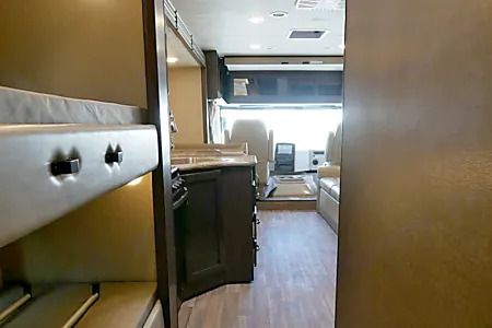 Photo 11 - 2019 Thor Motor Coach Class A Motorhome rental photo 13