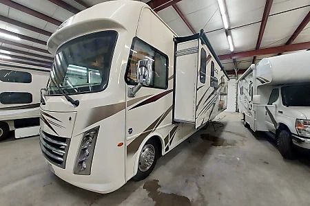 Photo 54 - 2019 Thor Motor Coach Class A Motorhome rental photo 56