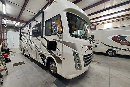 Photo 56 - 2019 Thor Motor Coach Class A Motorhome rental photo 58