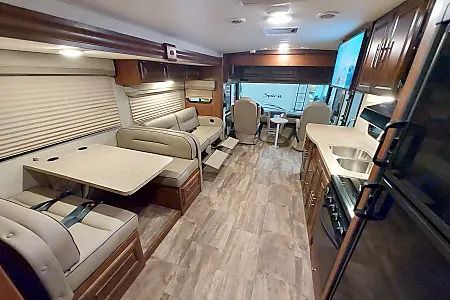 Photo 25 - 2017 Forest River Class A Motorhome rental photo 27