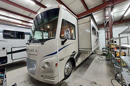 Photo 48 - 2017 Winnebago Class A Motorhome rental photo 50