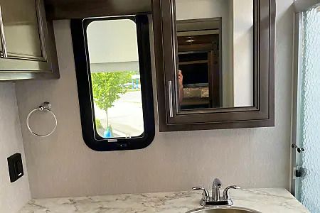 Photo 14 - 2021 Holiday  Rambler Class A Motorhome rental photo 16