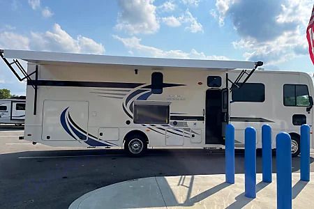 Photo 23 - 2021 Holiday  Rambler Class A Motorhome rental photo 25