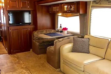 Photo 7 - 2013 Forest River Class A Motorhome rental photo 9