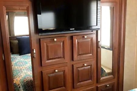 Photo 8 - 2013 Forest River Class A Motorhome rental photo 10