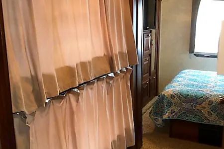 Photo 19 - 2013 Forest River Class A Motorhome rental photo 21