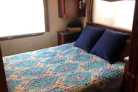 Photo 27 - 2013 Forest River Class A Motorhome rental photo 29