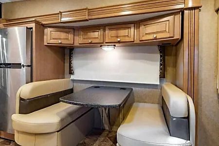 Photo 9 - 2016 Thor Class A Motorhome rental photo 11