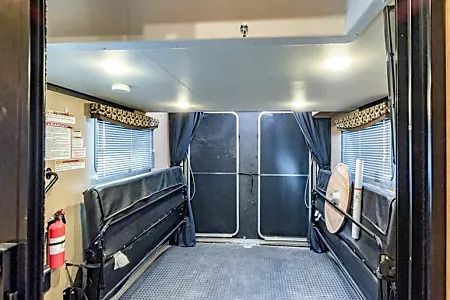 Photo 12 - 2016 Thor Class A Motorhome rental photo 14