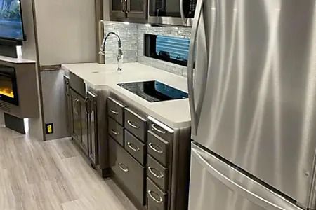 2022 Fleetwood Frontier 36SS Class A Motorhome for rent in Moraine, OH