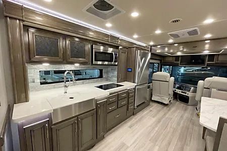 Photo 3 - 2022 Fleetwood Class A Motorhome rental photo 5