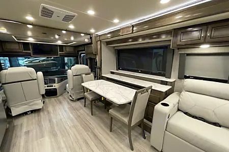 Photo 12 - 2022 Fleetwood Class A Motorhome rental photo 14