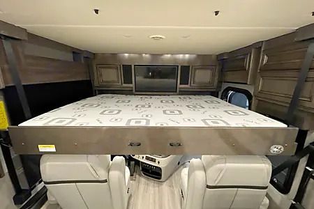 Photo 18 - 2022 Fleetwood Class A Motorhome rental photo 20