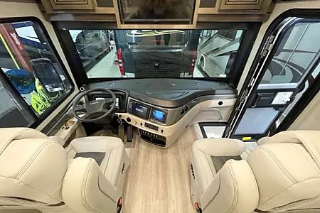 Photo 31 - 2022 Fleetwood Class A Motorhome rental photo 33