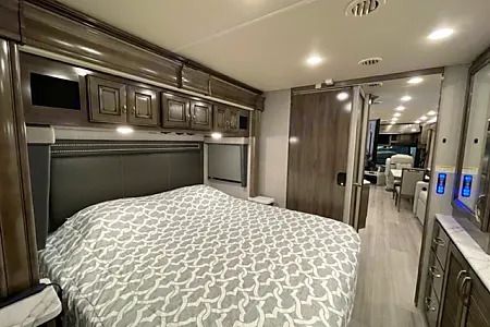 Photo 38 - 2022 Fleetwood Class A Motorhome rental photo 40