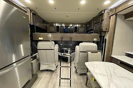 Photo 40 - 2022 Fleetwood Class A Motorhome rental photo 42