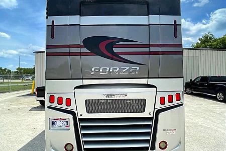 Photo 2 - 2018 Winnebago Class A Motorhome rental photo 4